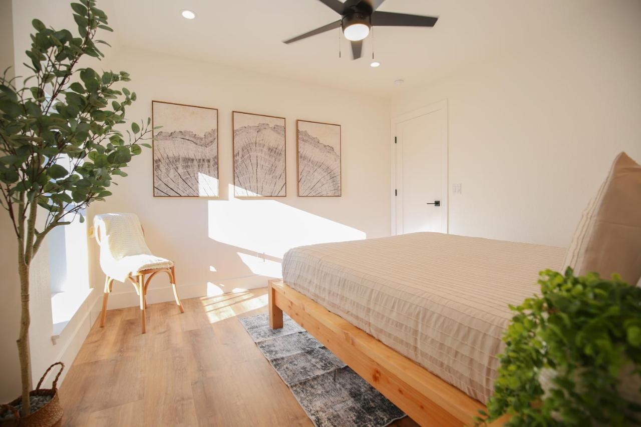 Вилла High End A-Frame - Hot Tub - Awesome Views - Yosemite - Electric Vehicle Friendly - Sleeps 10 Окхерст Экстерьер фото